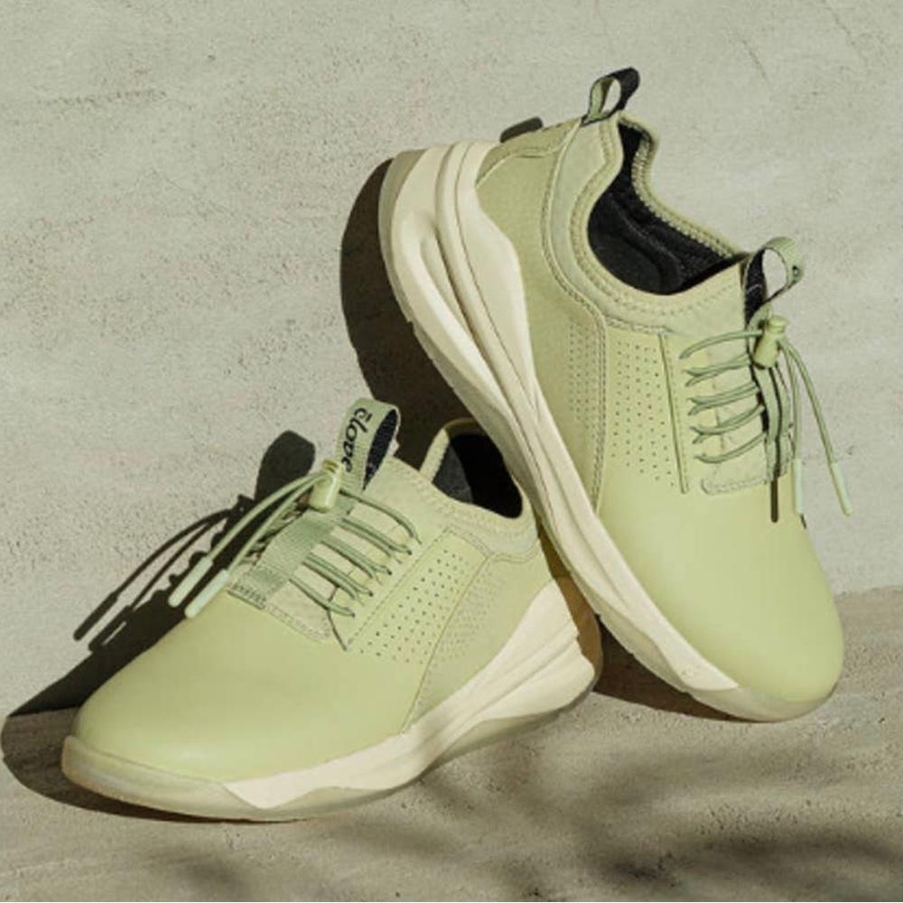 NWT WOMEN'S Go Clove Sage size 9.5